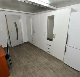 3 Bedroom Villa with Pool & Tennis Court near Sinj, sleeps 8